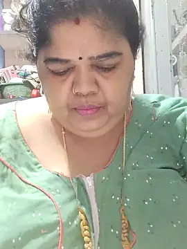 tamilthanushri Chat XXX live