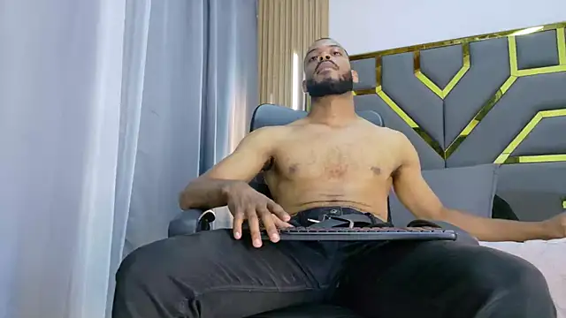 Oliver_bigblack_cock webkamerás műsora