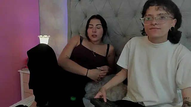 CaliferAndAurora's Live XXX Chat