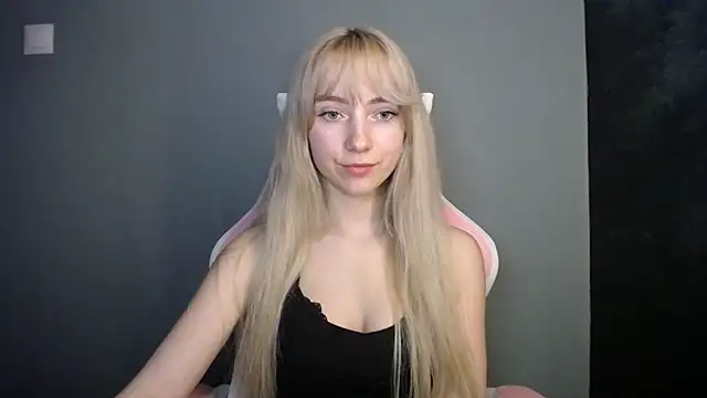 LuciaYoung 即時 XXX 聊天