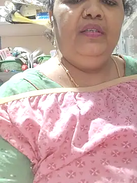 tamilthanushri élő XXX-chatje