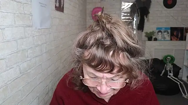 Chat +18 de Betty_Brick ao vivo