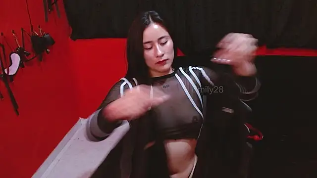 Emily_Slave28 Live XXX-Chat