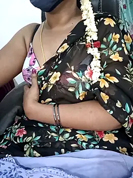 Tamil-hotwife élő XXX-chatje