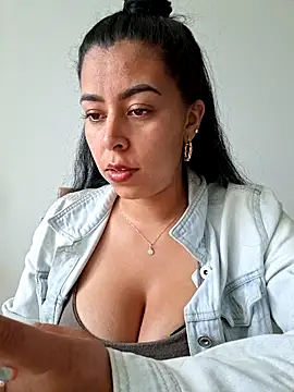 Luianna's Live XXX Chat
