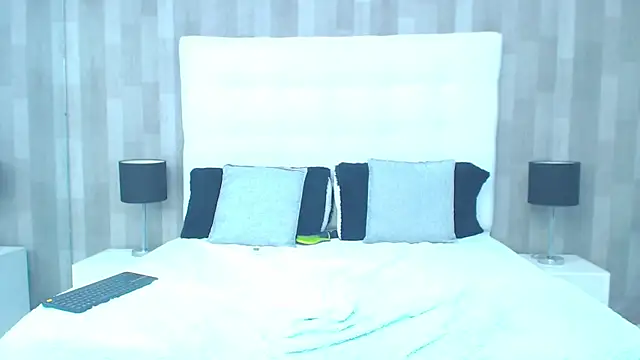 LeahMillerr Adlı Modelin Canlı XXX Sohbeti