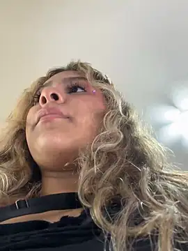 XXX chat uživo modela Sophie19__