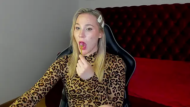 ElaraVoltage 现场XXX聊天