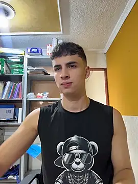 AdrianRinaldi webcam show