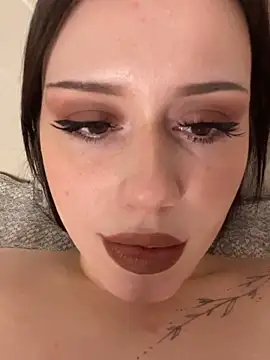 Pokazy przed kamerką – AraiKimiko