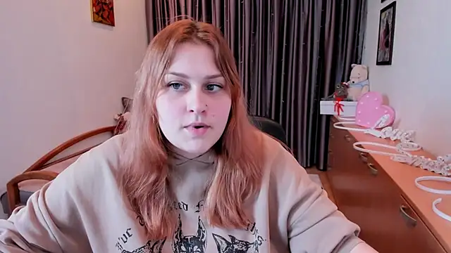 NoraLiin's Webcam Show