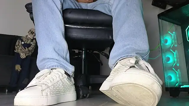 cash_master888 Show in webcam