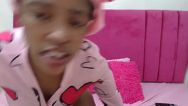 Yelowboneのウェブカメラショー