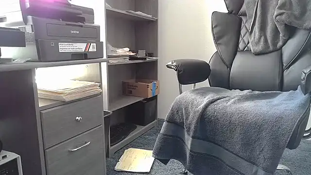 دردشة TrevorSteele الجنسية المباشرة