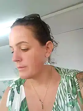 emiliemilf Chat XXX live