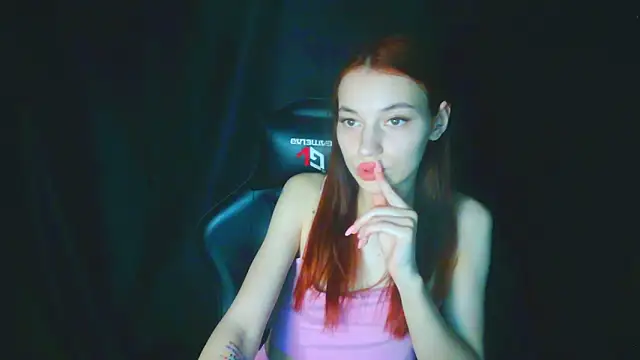 liza__kitty élő XXX-chatje