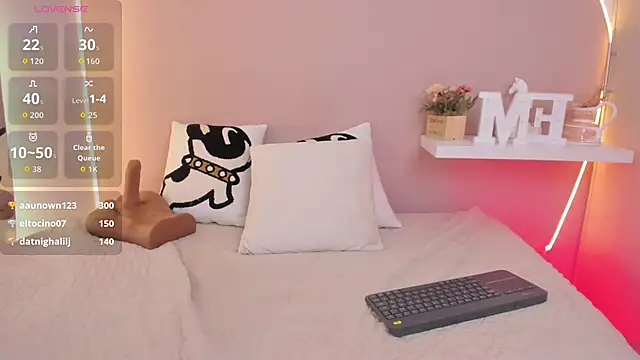 EllieMitchell live XXX chat