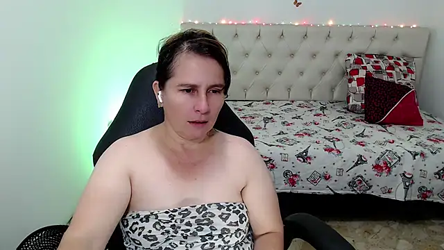 Chat +18 de victoria_jones ao vivo