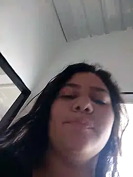 ariana_d20 即時 XXX 聊天