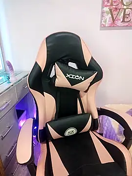 Pinkvixen69 即時 XXX 聊天