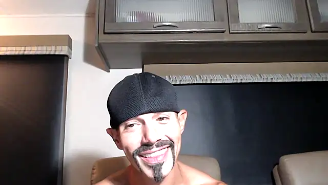 ThickD2C: διαδικτυακό σόου στην κάμερα