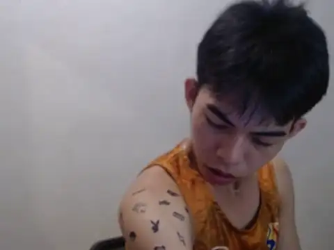 Urhotsilverboy Chat XXX in diretta