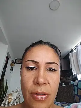 Chat +18 de KittyHoleshot87 ao vivo