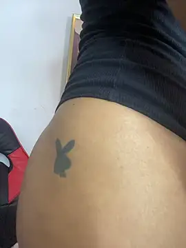 XXX chat uživo modela Layla_em