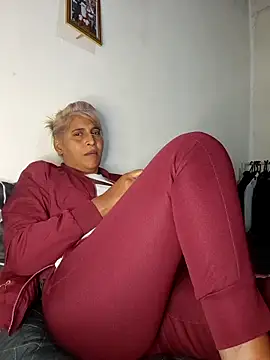 Goodgirlsue_77 live XXX chat