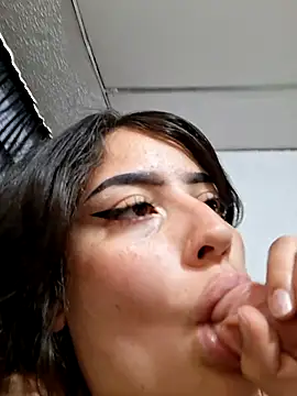 Backdoor_Newbie Live XXX-chat