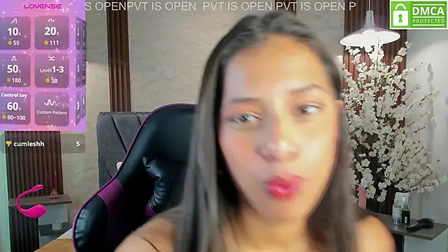 Atiena_ webkamerás műsora