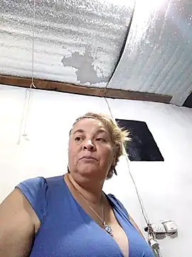 Czat XXX na żywo – momismilf544