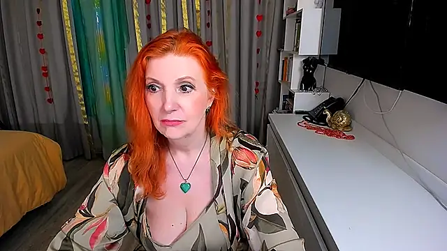 Almaz-Fire-Fox-One's Live XXX Chat