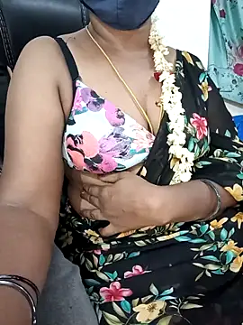 Tamil-hotwife webkamerás műsora