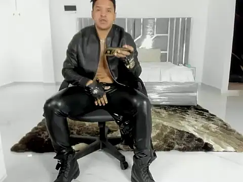 Pertunjukan Kamera Web master_leather