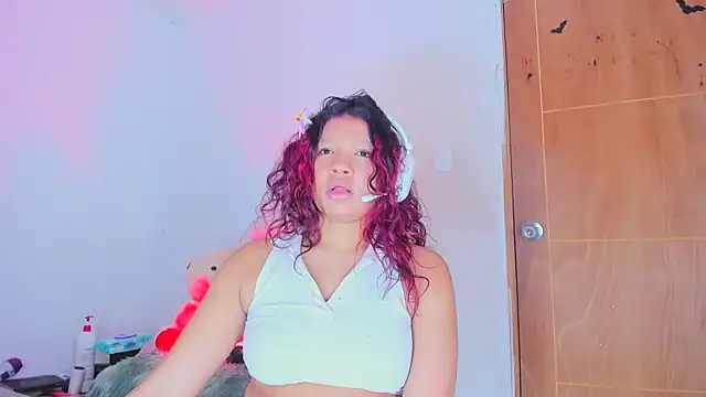 Emily_Coper18: απευθείας συνομιλία ΧΧΧ