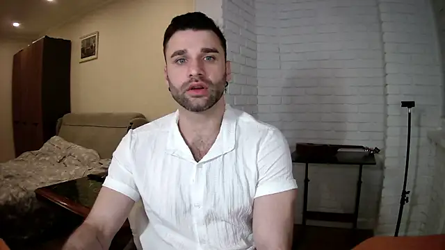 DaddySlava 即時 XXX 聊天