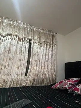 Tayler_Kim Adlı Modelin Canlı XXX Sohbeti