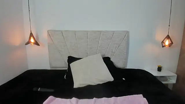 Issa_Milf__n Live XXX chat