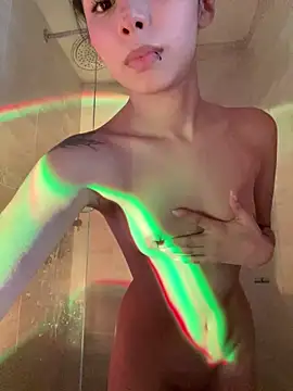 Pokazy przed kamerką – chloe_bluee_