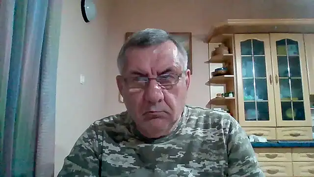 Онлайн чат XXX machomale3