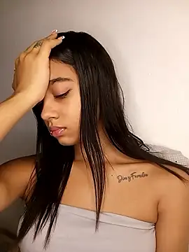 Zoe_Sweett18 现场XXX聊天