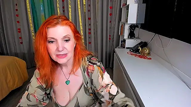 Almaz-Fire-Fox-One's Live XXX Chat