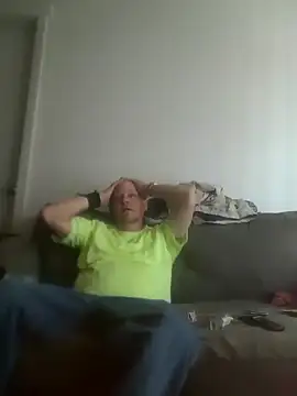 Pokazy przed kamerką – yourMasterisBored