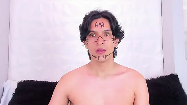 yoiirchi: διαδικτυακό σόου στην κάμερα