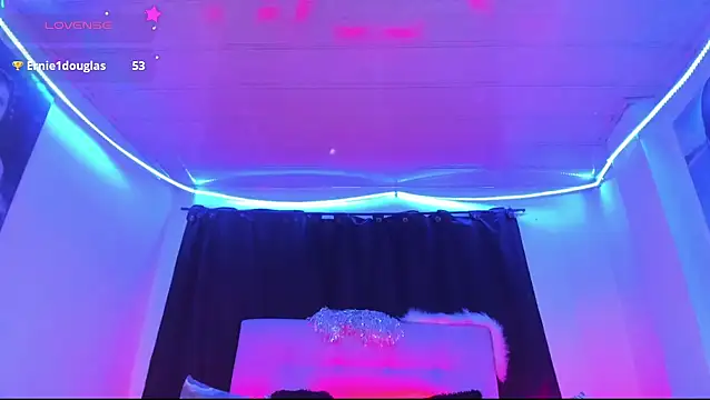 Ethan_Boyy Show in webcam