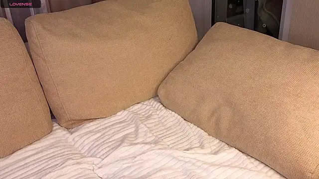 KerstinMaynor 现场XXX聊天