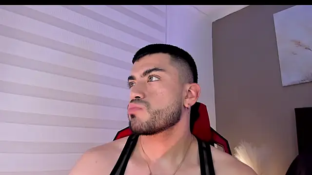 Alexander_Diazz Show Webcam