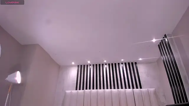 SunnyRivers' Live XXX Chat