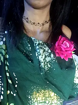 BunnyBloom25 Adlı Modelin Canlı XXX Sohbeti